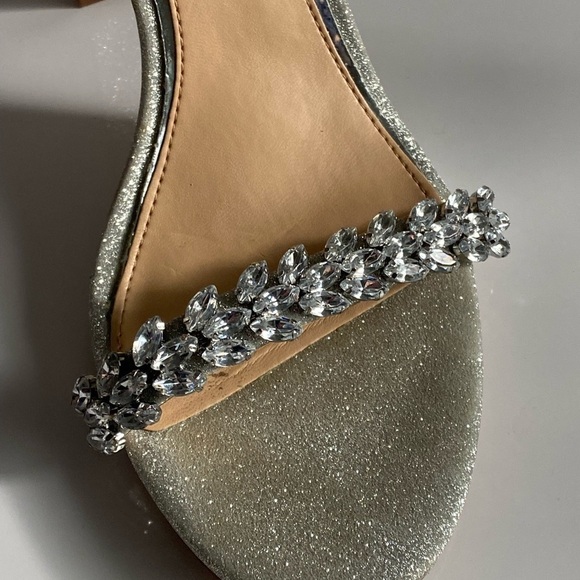 Badgley Mischka Odessa Crystal Adorned Block Heel - Picture 15 of 16